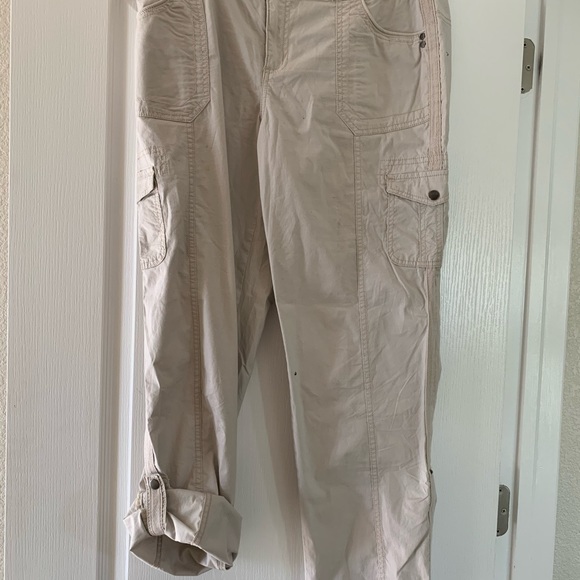 Style & Co. Pants & Jumpsuits Style Co Khaki Cargo Capri Roll Ups